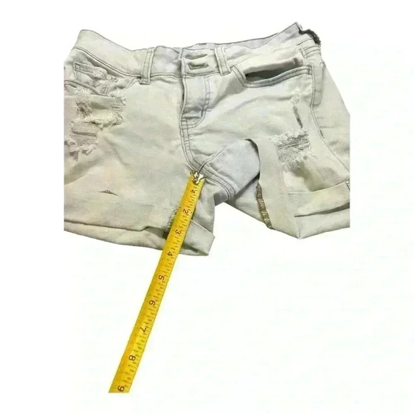 SO junior distressed denim shorts size 9 - Picture 2 of 9